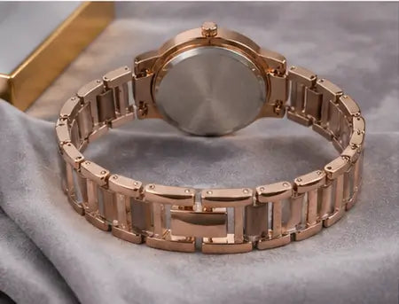 Women’s Designer Metal Analog Watch – Round Brown Dial Quartz Wristwatch | Stylish Fashion Watch with Additional Strap