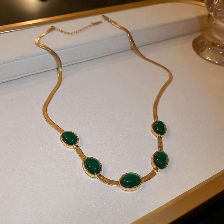 Elegance Emerald Necklace – Timeless Gift of Love