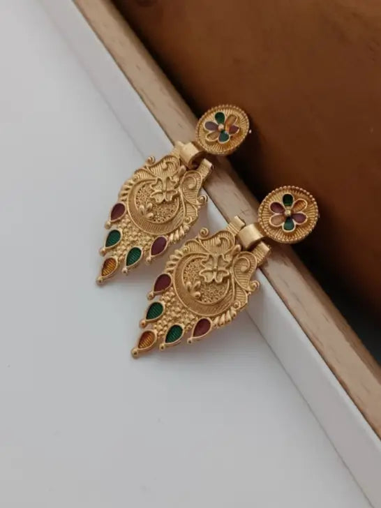 Gold Plated Alloy Mangalsutra Set with Artificial Stones Adjustable Traditional Necklace for Women